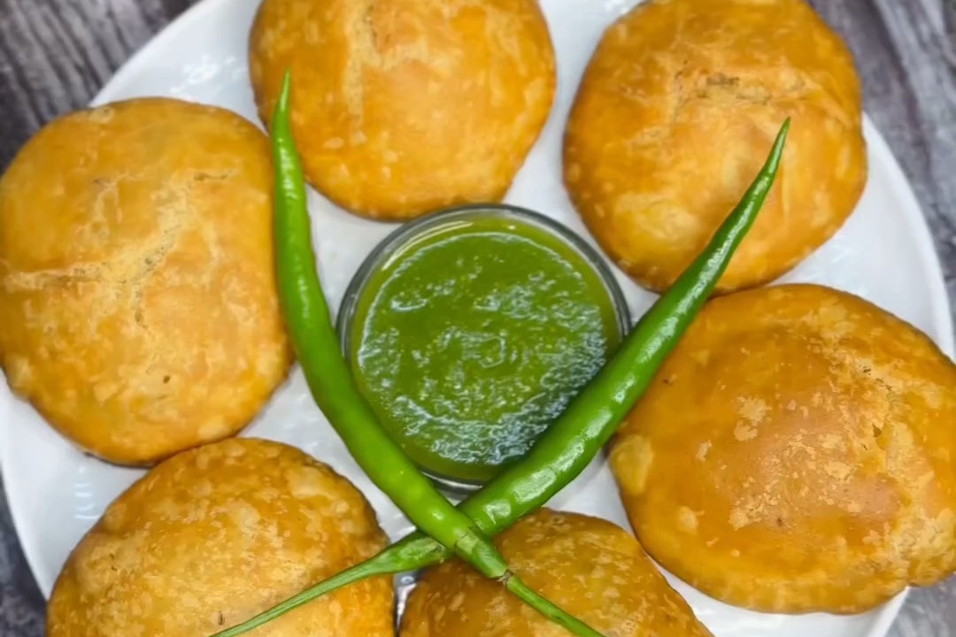 मटर कचोरी