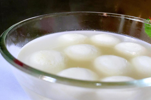 Rasgulla (Sweet Spongy Balls in Sugar Syrup)
