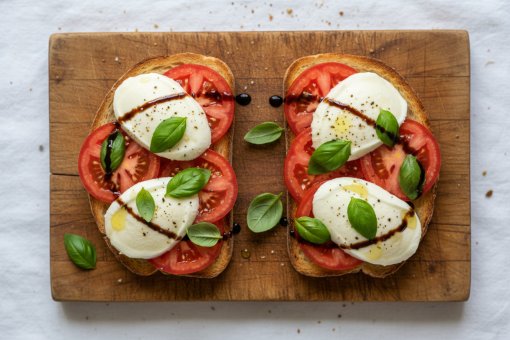 Caprese Toast: Fresh aur Mazedaar Breakfast!
